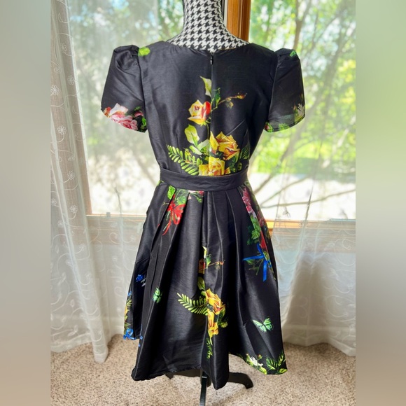 Eshakti Rose print dupioni belted dress 🖤 - Picture 4 of 6